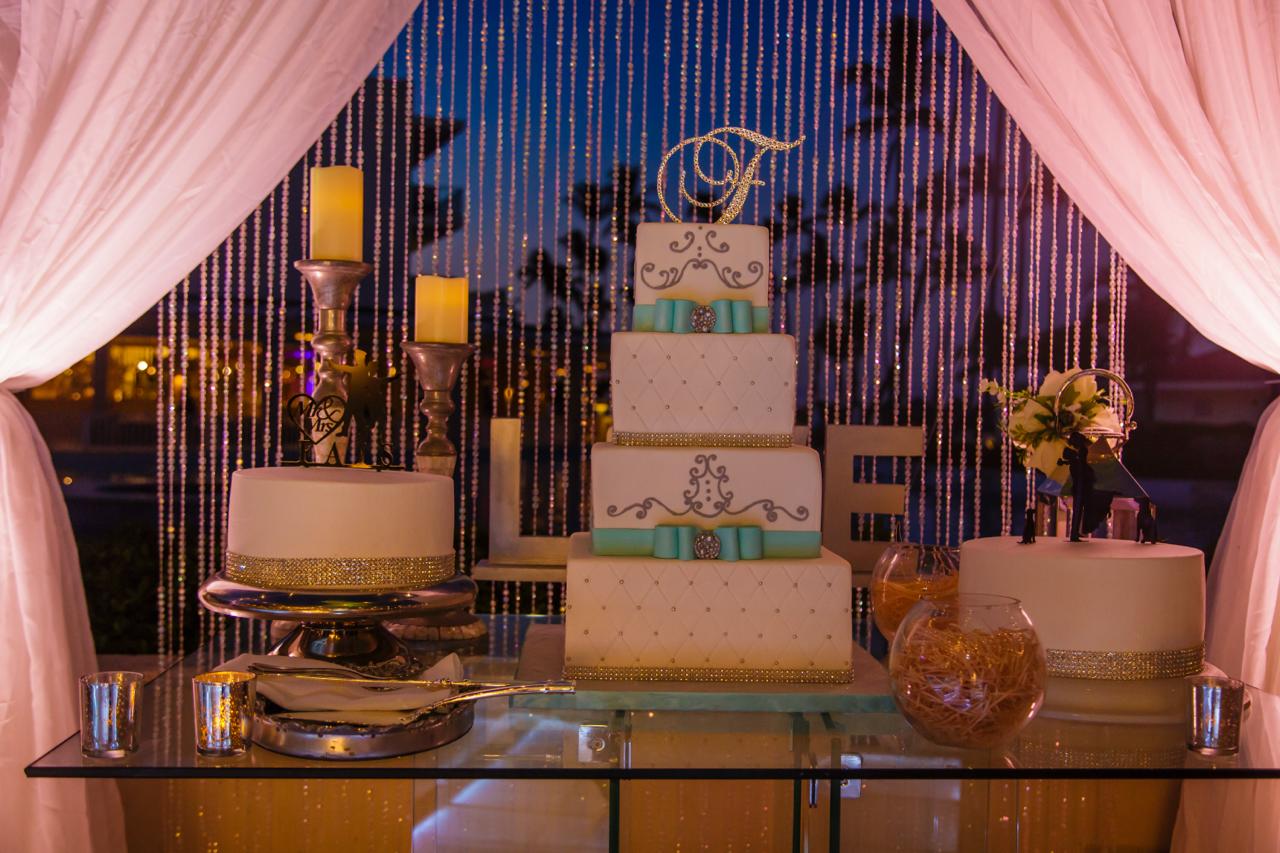 Destination wedding cake and reception detail